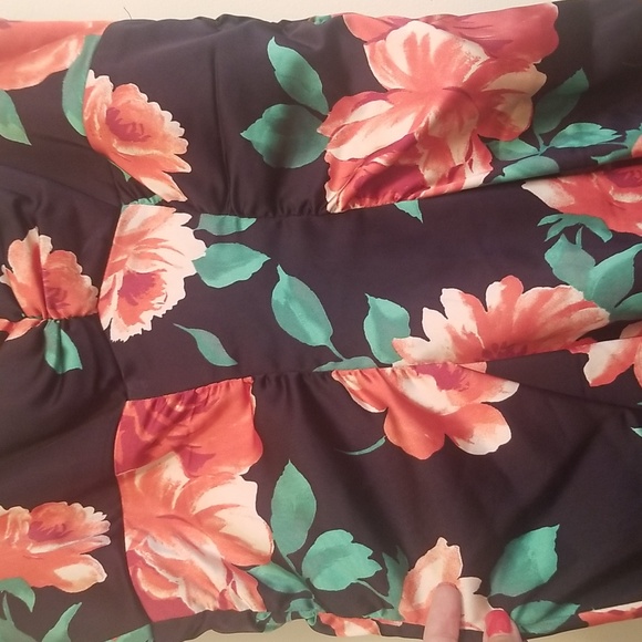 Tahari Arthur S. Levine Rosr Dress - Picture 4 of 7